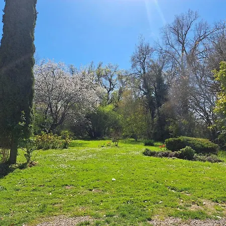 Maison De Famille Avec Jardin Pres De La Charente Apartman *